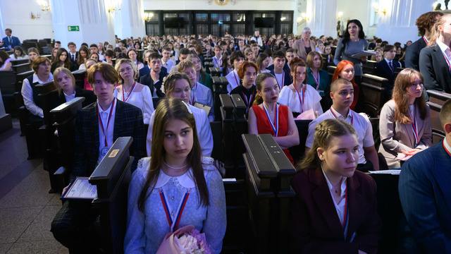 Тройной рекорд по ЕГЭ: в Калининградской области - лучший результат за всю историю