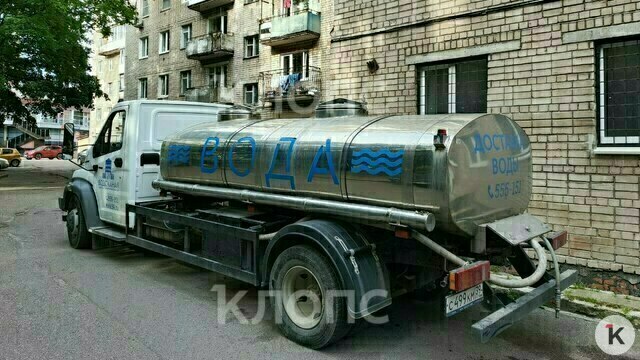 Лилось через люстры: в Калининграде из-за прорыва трубы 11 квартир остались без воды и света, а директор УК в отпуске (видео)  