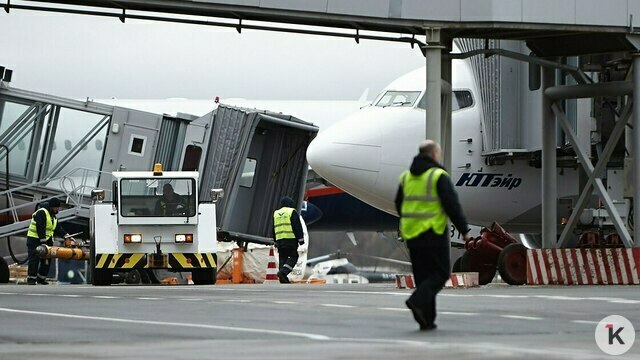 Прождать в аэропорту два часа: в Храброво задержаны 14 рейсов, ещё 2 отменены
