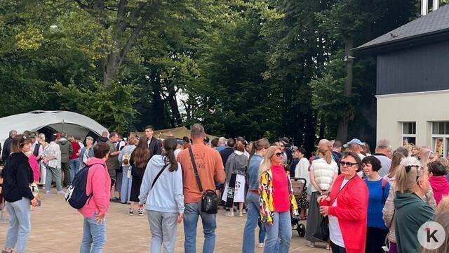 У людей сдают нервы: очередь за бесплатной ухой в День рыбака в Пионерском растянулась на полкилометра  
