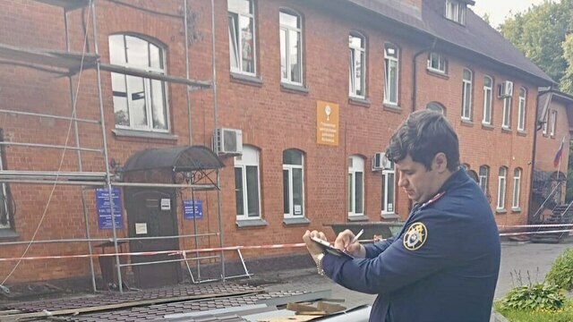 Пришёл на стройку к родственнику: 17-летний подросток сорвался с лесов Гурьевской ЦРБ (фото, видео)  
