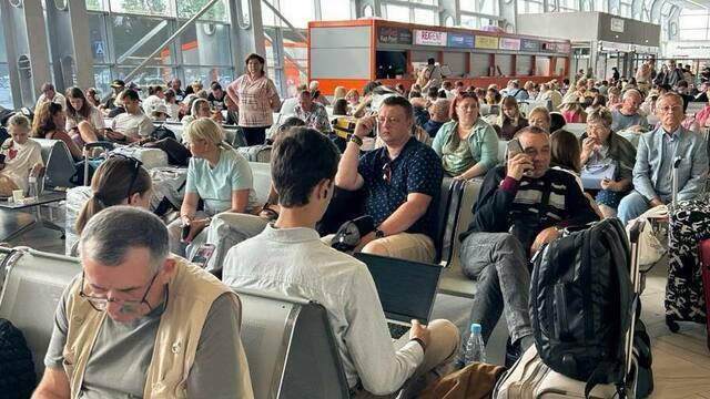 «Я думала, это дурной сон»: туристка из Смоленска рассказала, как застряла в Калининграде из-за отмены рейса  