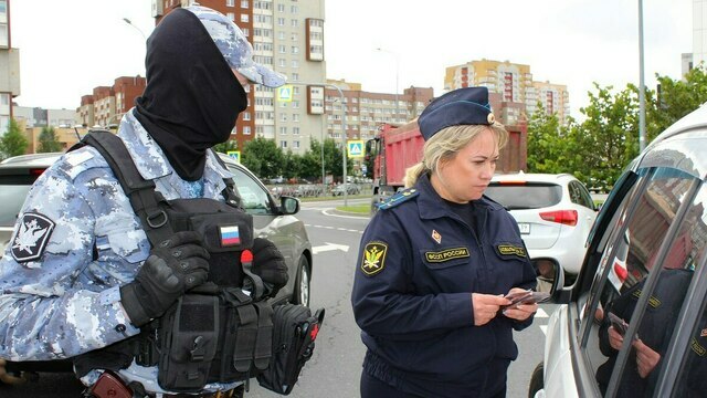 У калининградца забрали автомобиль — его бывший владелец не оплатил больше сотни штрафов