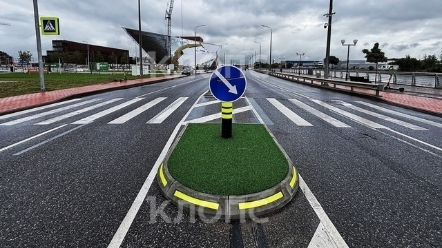 Московские дорожные островки безопасности установлены в Калининграде: что изменится для водителей и пешеходов (фото)