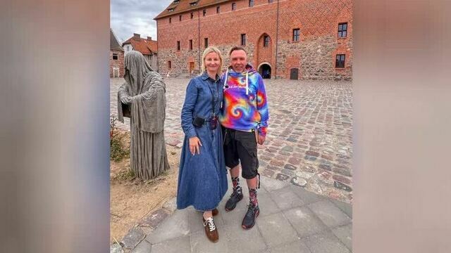 Гарик Сукачёв приехал на отдых в Калининградскую область и посетил замок Тапиау (фото) 