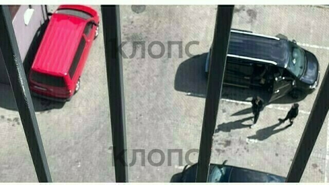 Заковали в наручники и били: калининградца возле дома скрутили неизвестные в масках, обыскали машину и квартиру   