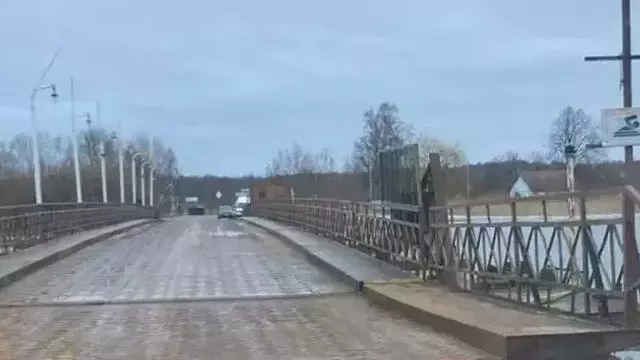 Скоро зима: пока люди ждут мост, власти купят им катер на воздушной подушке