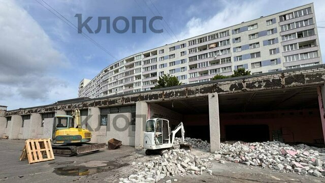 Дятлова пока не знает, будут ли переименовывать остановку «Универсам Московский» после закрытия магазина