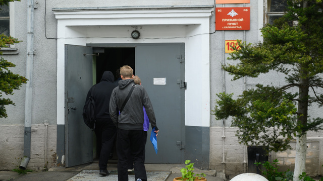 В Калининграде продлили дополнительные меры социальной поддержки для контрактников