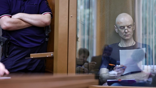 Громкое дело: экс-ректор федерального вуза не раз помогал своему заму деньгами 