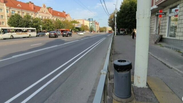 В Калининграде туристическим автобусам не разрешили ездить по выделенкам на Ленпроспекте