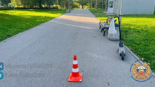 В Калининграде на улице Клинической самокатчик сбил женщину