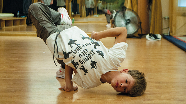 В танцевальном баттле побеждают сложные трюки