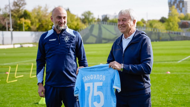 Самарский футбольный клуб взял к себе в команду 75‑летнего игрока