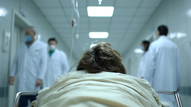 В Калининграде жестоко избили 14-летнего школьника. Мальчик может остаться инвалидом, у него переломаны кости лица  