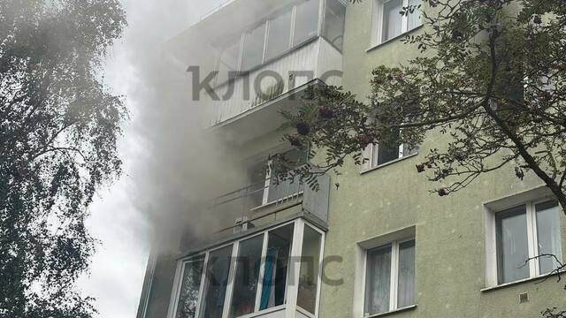В пятиэтажке под Калининградом загорелась квартира, погибла пожилая женщина (фото) 