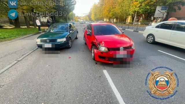В Калининграде на Советском проспекте столкнулись два автомобиля, пострадал 11-месячный ребёнок