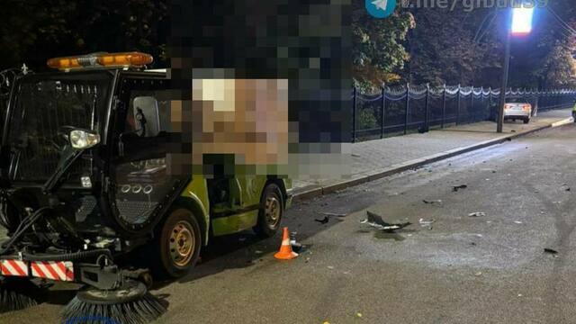 Стали известны подробности ДТП в Калининграде на площади Победы, в котором пострадал 19-летний парень