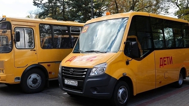 Из-за нехватки водителей школьных автобусов первоклашки ждут уроков по два часа