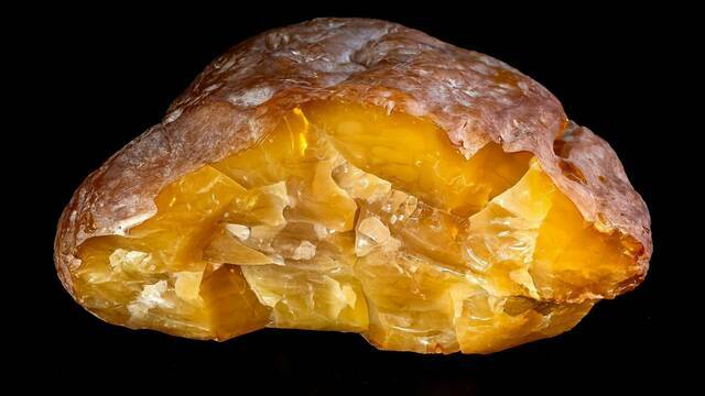 Похож на буханку - Янтарный комбинат добыл самый крупный самородок за четыре года