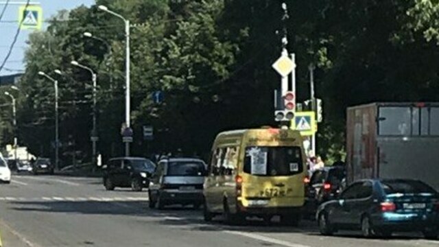 Улица Дзержинского продолжит стоять в пробках