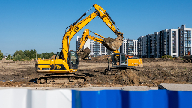 В Калининграде начали строить самую большую школу, ещё три объекта заморожены
