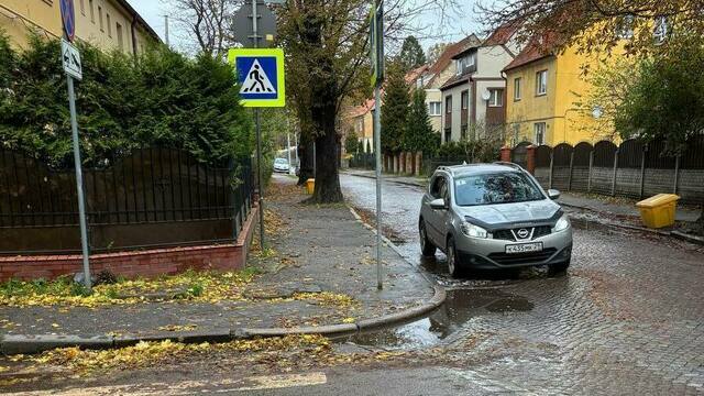 В Калининграде убрали стихийный мемориал на месте гибели школьника под колёсами грузовика (фото)