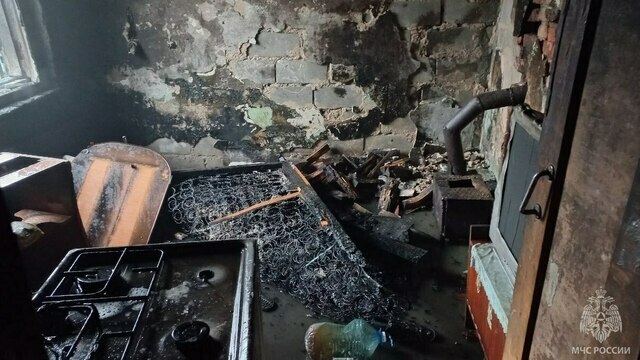 В посёлке Заречье в Гвардейском муниципальном округе загорелся жилой дом