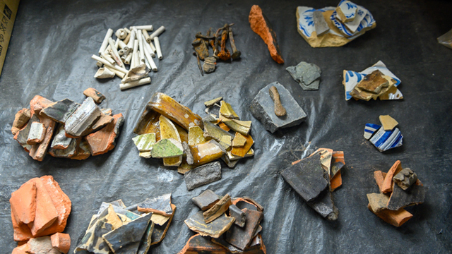 Швед копал червей для рыбалки — и нашёл клад XII века