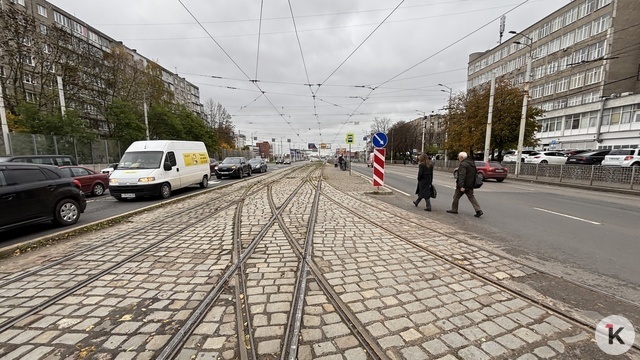 Калининградка вынуждена выходить на остановку раньше, чтобы избежать стресса при переходе дороги (фото)