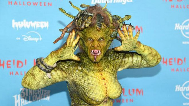 Супермодель Хайди Клум в честь Хэллоуина перевоплотилась в горгону Медузу (фото) 