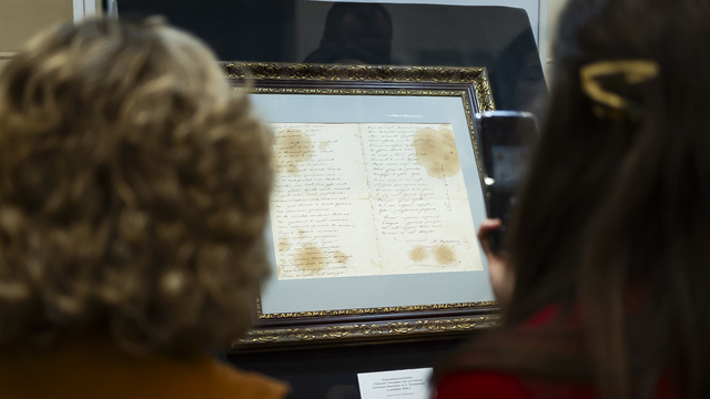 В Калининграде показали неизвестную рукопись Пушкина, которая хранилась в семье местных жителей (фоторепортаж)