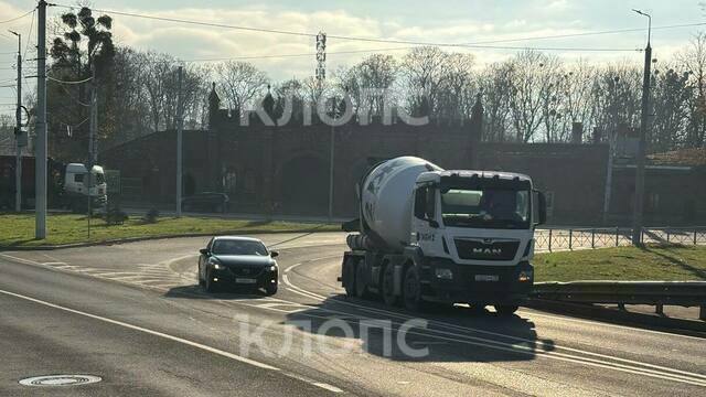 В Калининграде сузили въезд на вторую эстакаду с проспекта Калинина (фото)