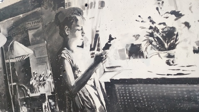 На бетонной стене кладбища на Камской появились портреты первых переселенцев (фото)  