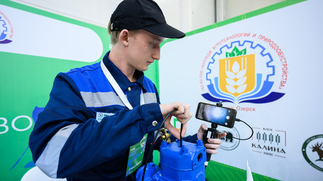 Учёба, которая сразу работает: выпускников агроколледжа разбирают работодатели