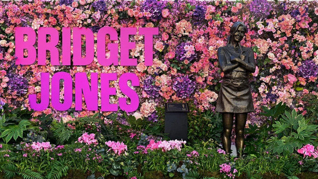 В честь 25-летия «Бриджит Джонс» в центре Лондона появилась её скульптура 