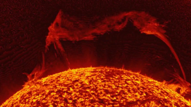 Не уступает Grand Daddy 1946 года: Солнце выбросило облако плазмы размером в 80 диаметров Земли