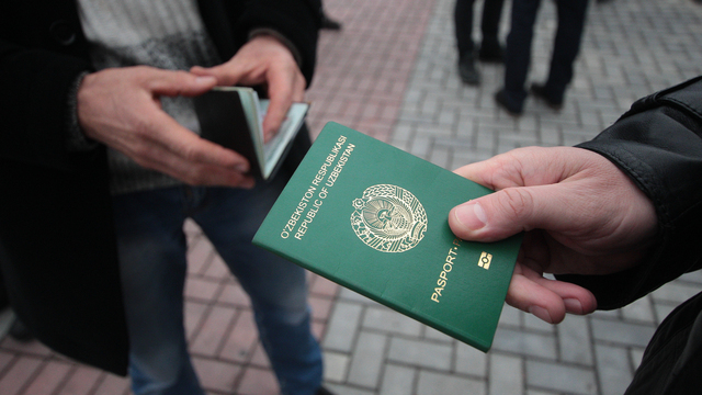 Сарафанное радио и пробел в законе: как в Калининграде легализовали 1 499 мигрантов