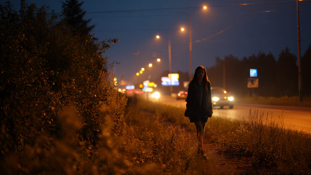 «Я лежала в канаве с пробитой головой, а мимо мчались машины»: калининградка чудом выжила после нападения маньяка  