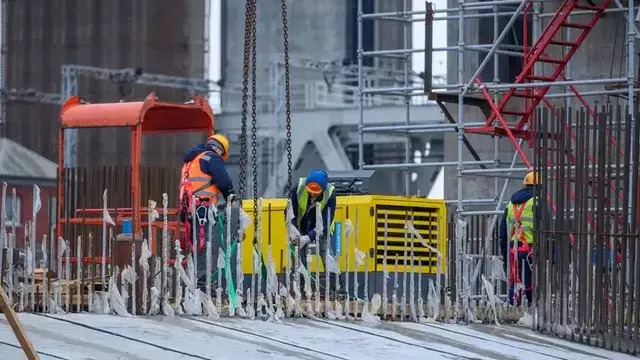 Готов почти наполовину: дублёр двухъярусного моста над Преголей медленно, но строится