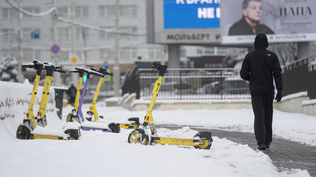 Зимой в Калининграде электросамокаты остаются популярным способом передвижения