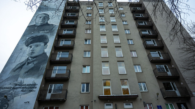 Мурал памяти генерал-лейтенанта Федора Озерова и его сына Владимира, Калининград