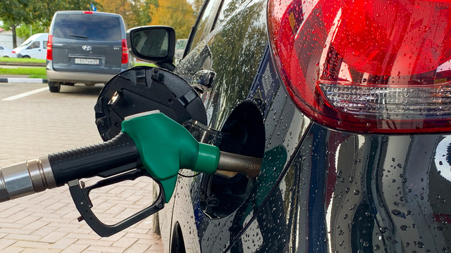 За месяц рост цены на бензин в Калининграде замедлился, но не остановился