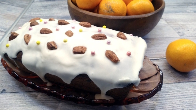 За месяц до Нового года: кулинары поделились рецептом кекса, который можно испечь к столу загодя (фото)  