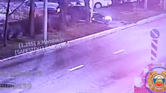 В Калининграде на улице Александра Невского водитель легковушки сбил самокатчика 1963 года рождения (видео)