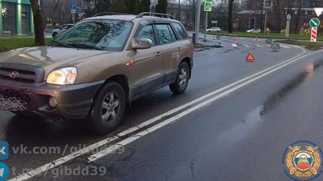 В Калининграде на улице Дмитрия Донского водитель 1945 года рождения сбил двух пешеходов