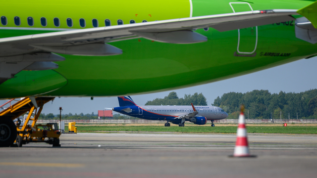 В «Храброво» задерживаются семь рейсов: небо в Ленинградской области временно закрывали