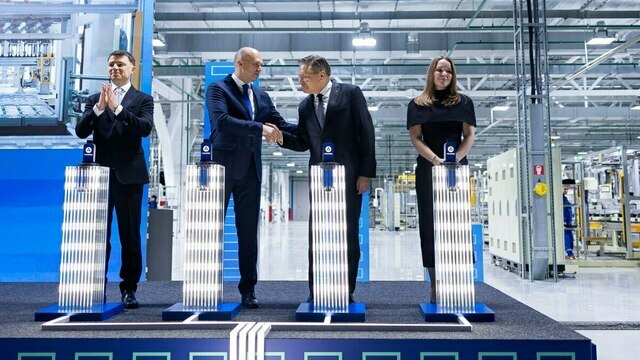 В Немане открыли первую в России гигафабрику по производству батарей для электромобилей и электробусов 