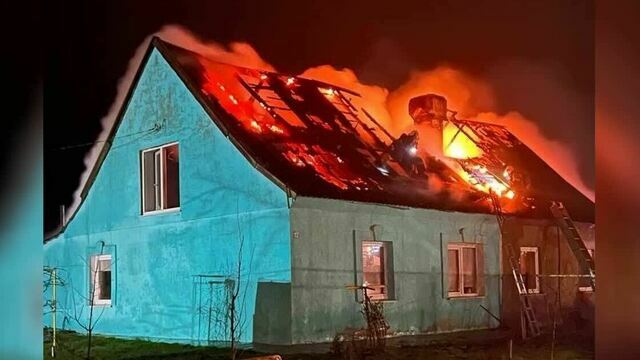 «Ещё не поняли, как теперь жить»: в Гурьевском районе семья с тремя детьми осталась без дома из-за пожара  (фото)