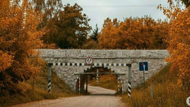 В Пионерском навсегда закрыли дорогу-дублёр под железнодорожным мостом